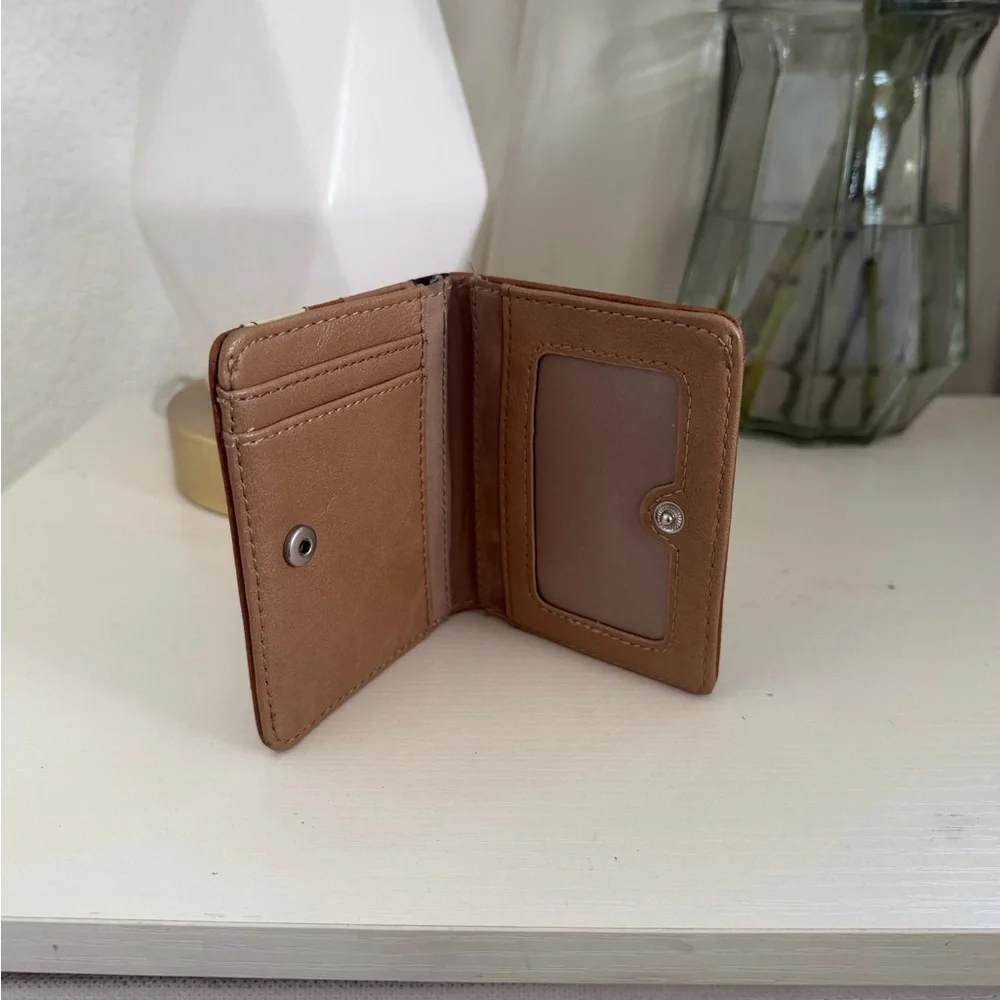 Relic Tri-Strip Leather Card Holder in Brown, Beige & Black